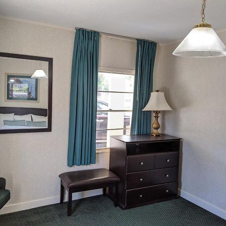 Azalea Inn & Suites Wilmington Buitenkant foto