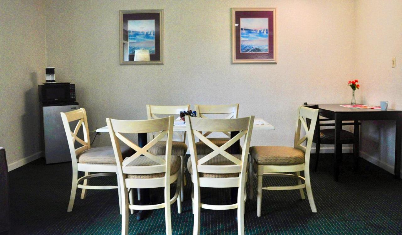 Azalea Inn & Suites Wilmington Buitenkant foto