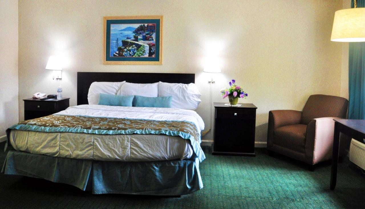 Azalea Inn & Suites Wilmington Buitenkant foto