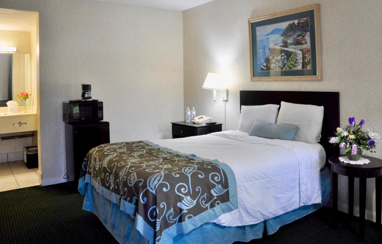 Azalea Inn & Suites Wilmington Buitenkant foto