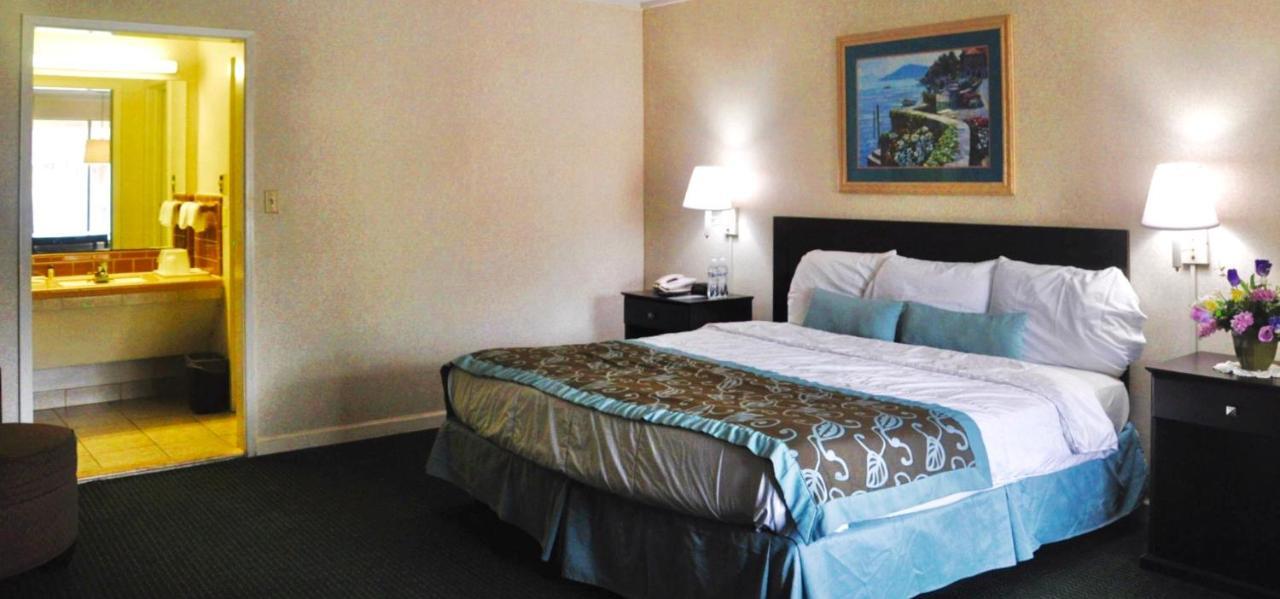Azalea Inn & Suites Wilmington Buitenkant foto