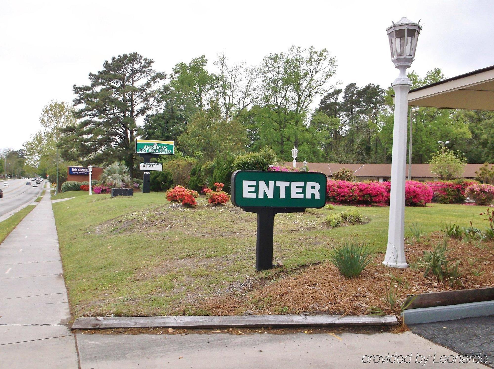 Azalea Inn & Suites Wilmington Buitenkant foto