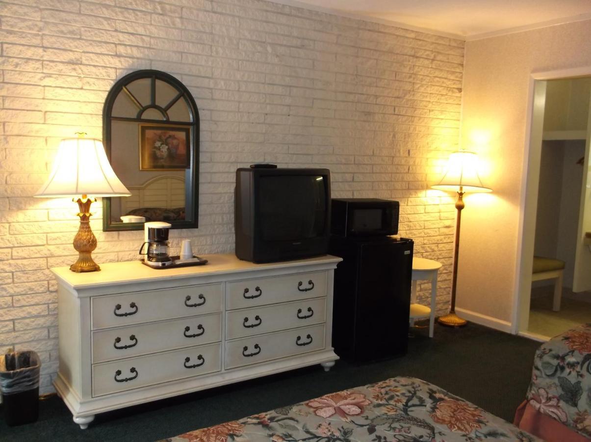 Azalea Inn & Suites Wilmington Kamer foto